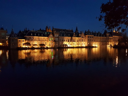 Binnenhof by night