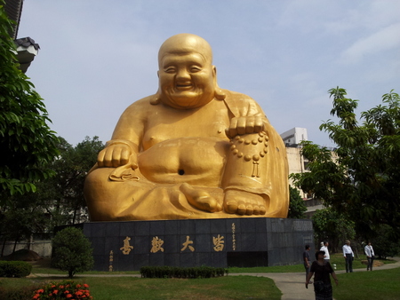 Glad Buddha