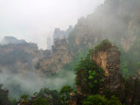 Tåke i Zhangjiajie