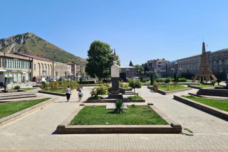 Torget i Goris